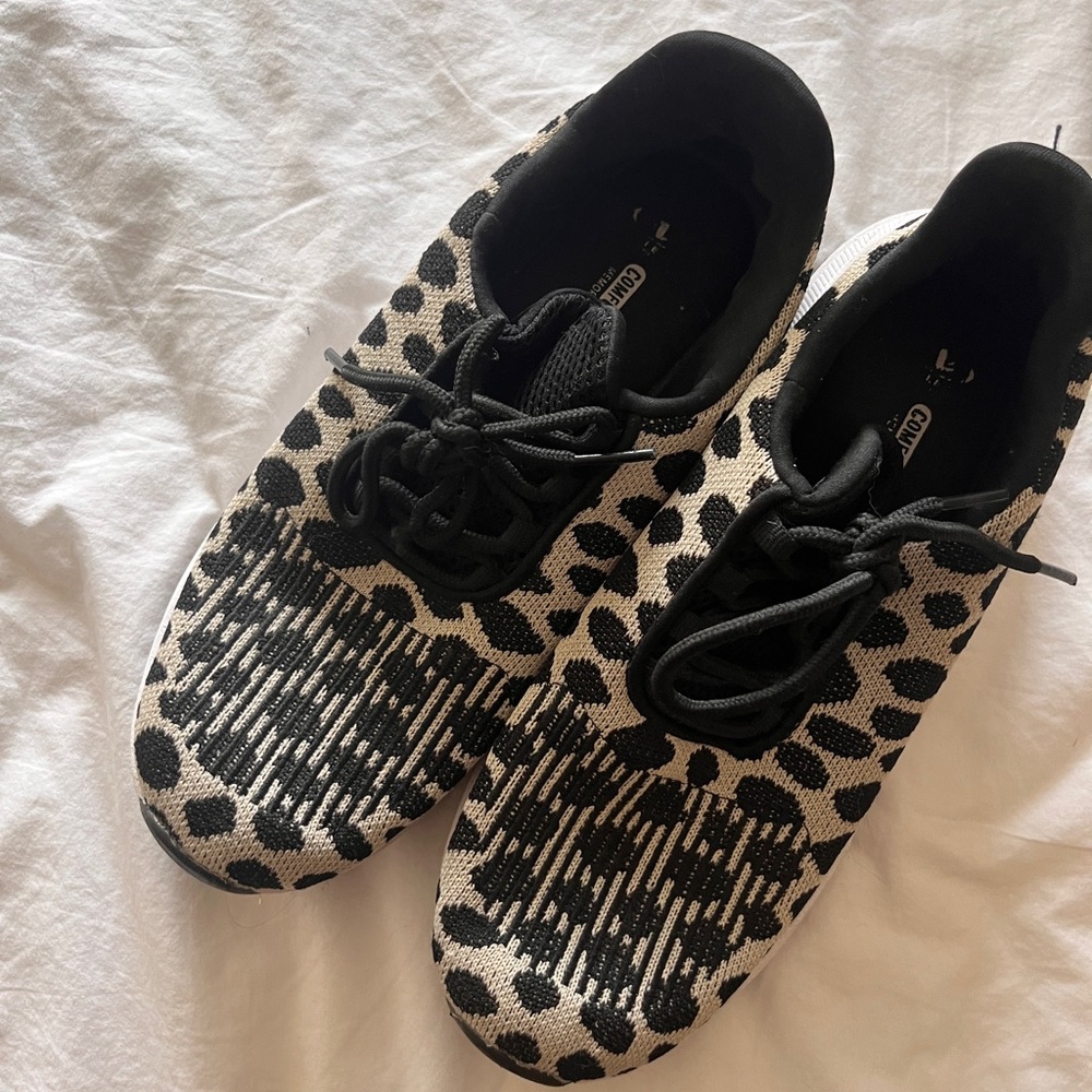 black and white animal dotted memory foam sneakers